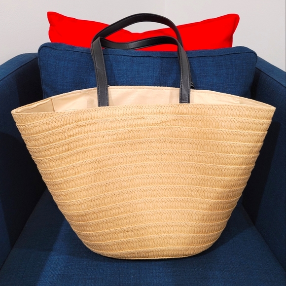 Exclusive NWT Disney Mickey Mouse Woven Tote - Picture 3 of 7